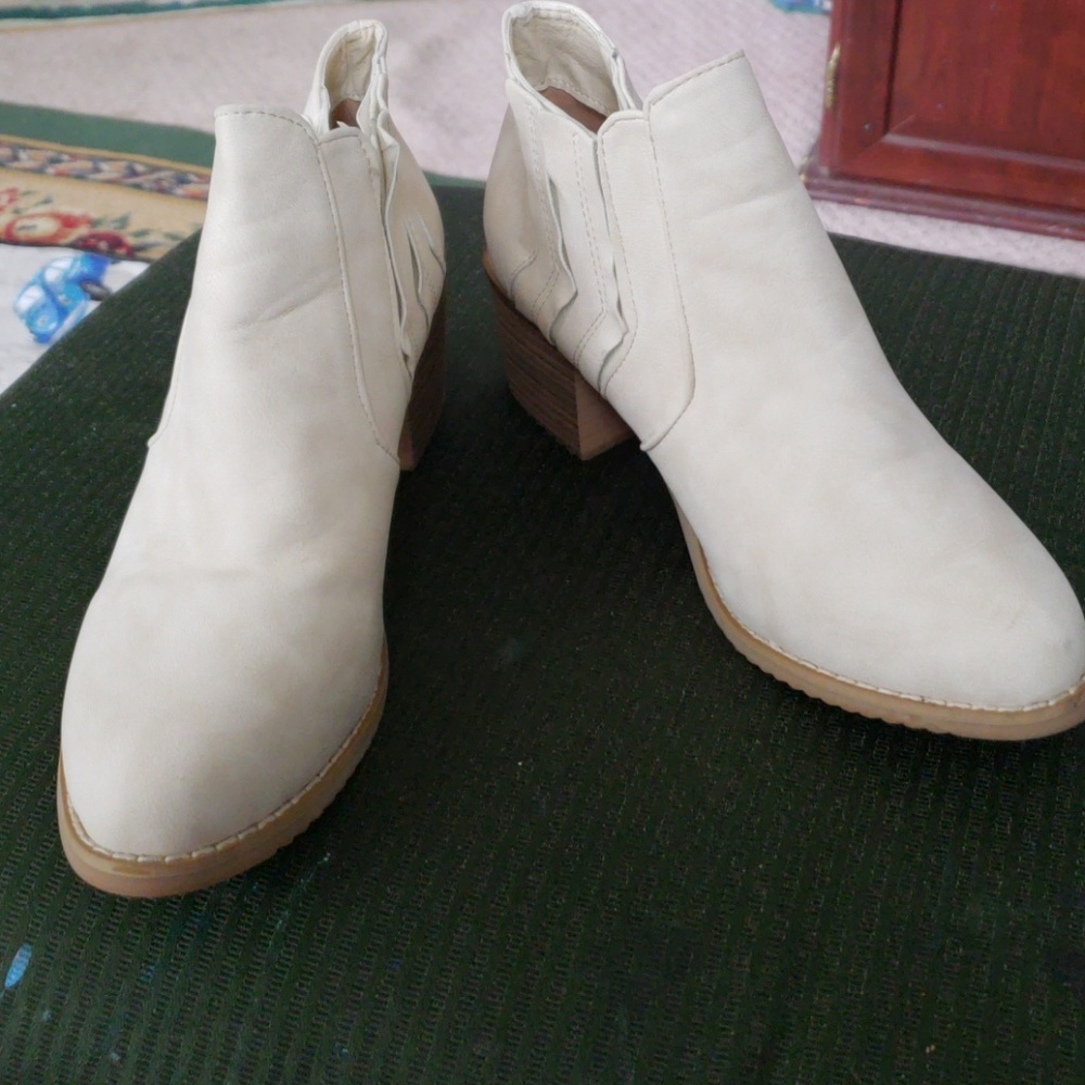 Ankle boots